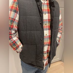 Men’s Banana Republic grey puffer vest